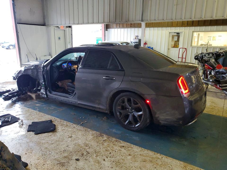Photo 2 from auction – 2021 CHRYSLER 300 with VIN 2C3CCABG1MH541164