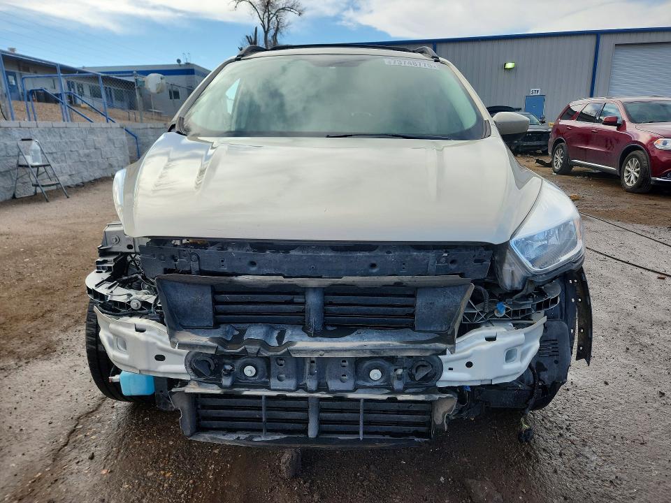 صورة رقم 5 من المزاد - 2018 FORD ESCAPE SE مع VIN 1FMCU9GDXJUC07886