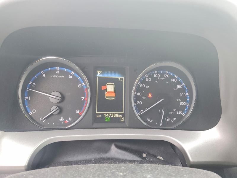 Photo 9 from auction – 2018 TOYOTA RAV4 with VIN 2T3BFREV9JW770405