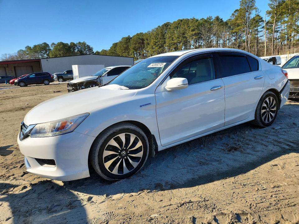 Photo 1 from auction – 2015 HONDA ACCORD with VIN 1HGCR6F71FA007165
