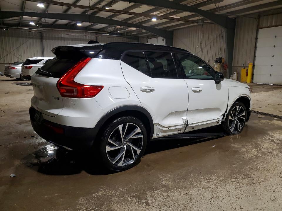 Photo 3 from auction – 2019 VOLVO XC40 T5 MO with VIN YV4162XZ8K2003400