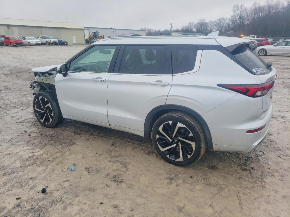 Photo 2 from auction – 2023 MITSUBISHI OUTLANDER with VIN JA4J3VA8XPZ016753