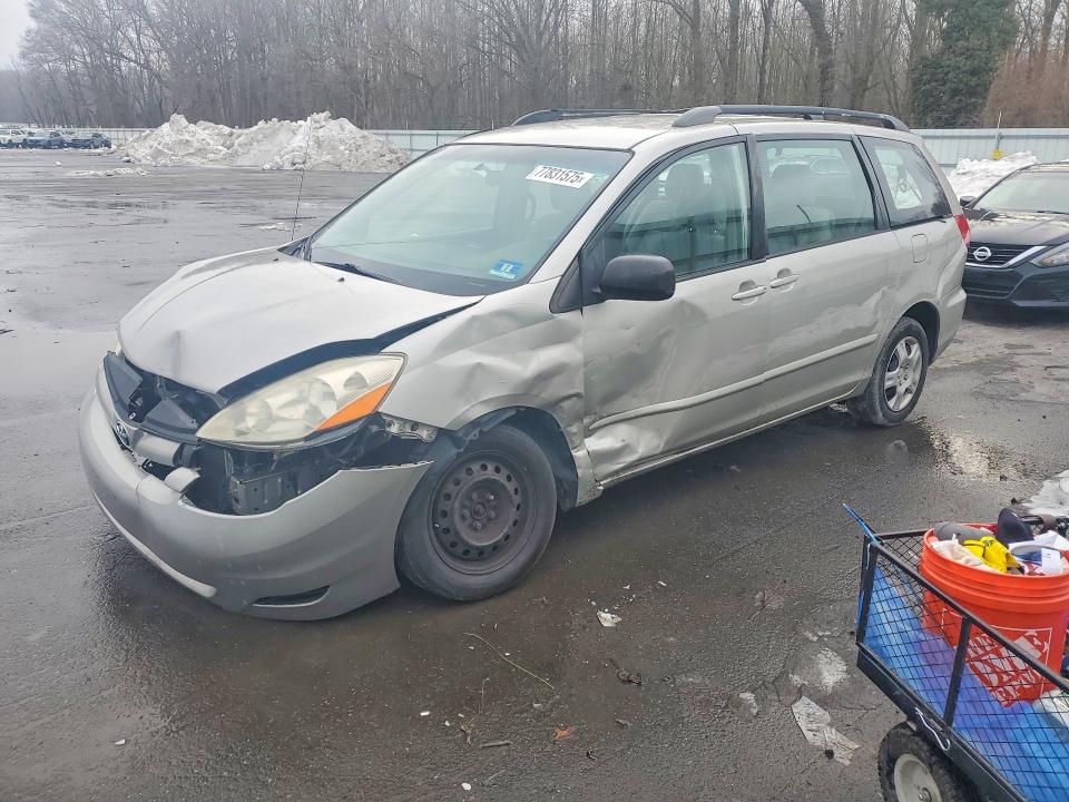 TOYOTA SIENNA 2009 with VIN 5TDZK23C69S241493 - Photo from auction