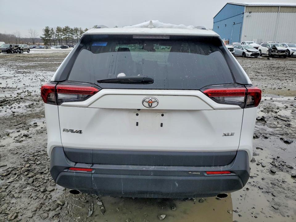 Photo 6 from auction – 2022 TOYOTA RAV4 with VIN 2T3W1RFV6NC186520