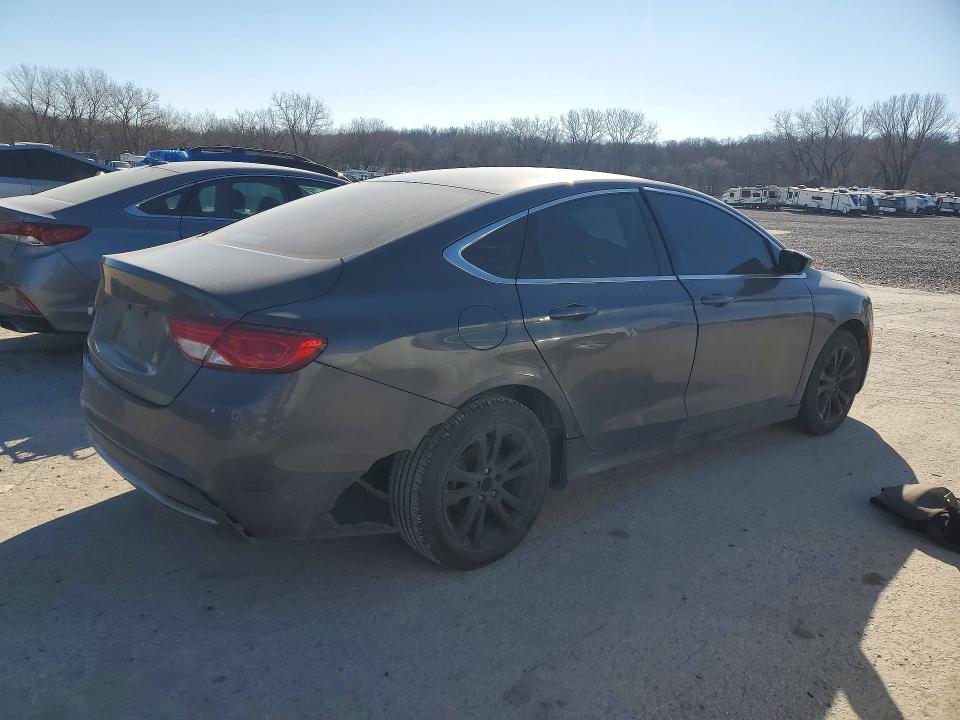 Photo 3 from auction – 2015 CHRYSLER 200 with VIN 1C3CCCAB2FN561371