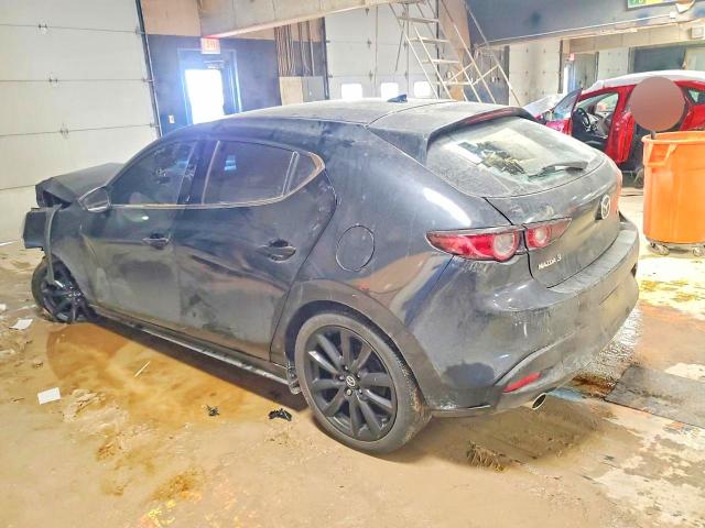 Photo 2 from auction – 2021 MAZDA 3 PREMIUM with VIN JM1BPAML0M1343227