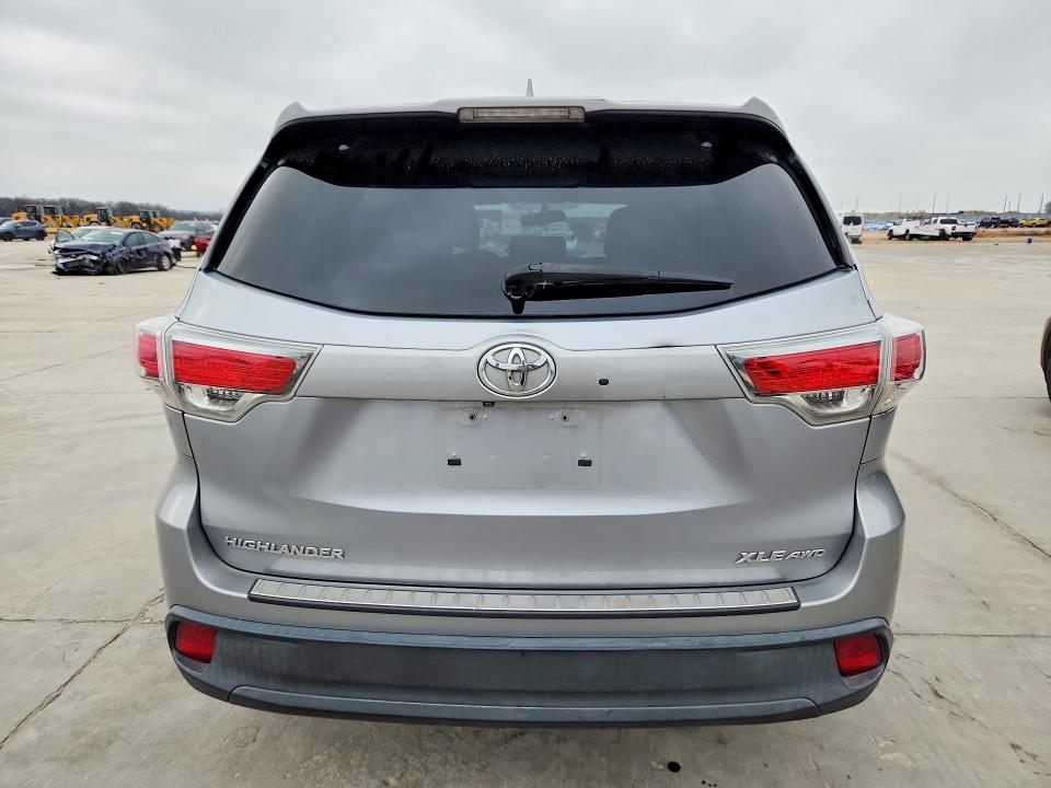 Photo 6 from auction – 2014 TOYOTA HIGHLANDER with VIN 5TDJKRFH8ES032425