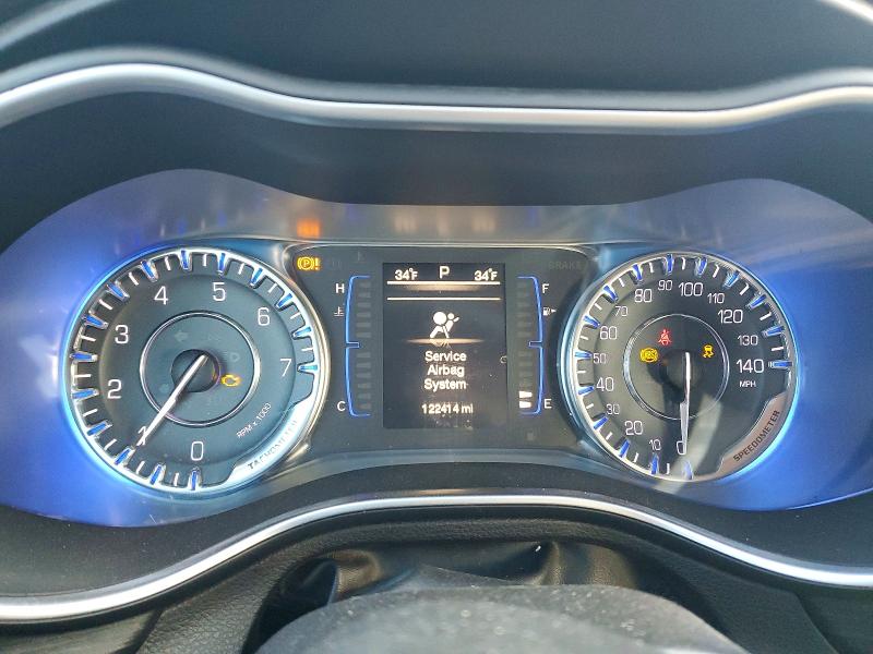 Photo 9 from auction – 2015 CHRYSLER 200 LIMITE with VIN 1C3CCCAB4FN659866