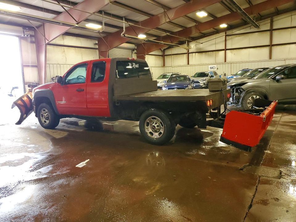 Photo 2 from auction – 2011 GMC SIERRA with VIN 1GT22ZCG8BZ232120