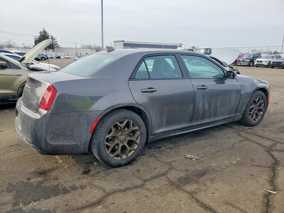 Photo 3 from auction – 2016 CHRYSLER 300 with VIN 2C3CCAGG2GH283024
