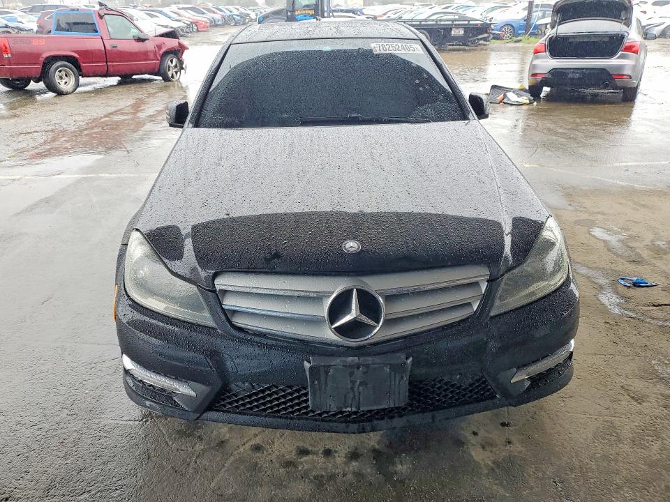 Photo 5 from auction – 2013 MERCEDES-BENZ C with VIN WDDGF4HB2DR275502