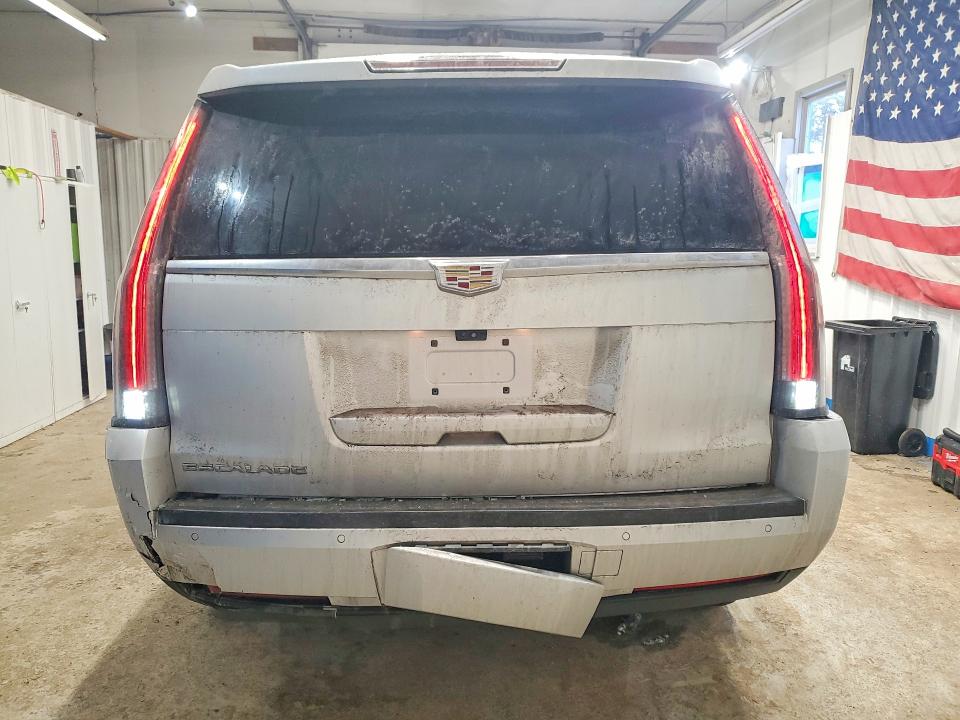 Photo 6 from auction – 2017 CADILLAC ESCALADE with VIN 1GYS4CKJ4HR358949