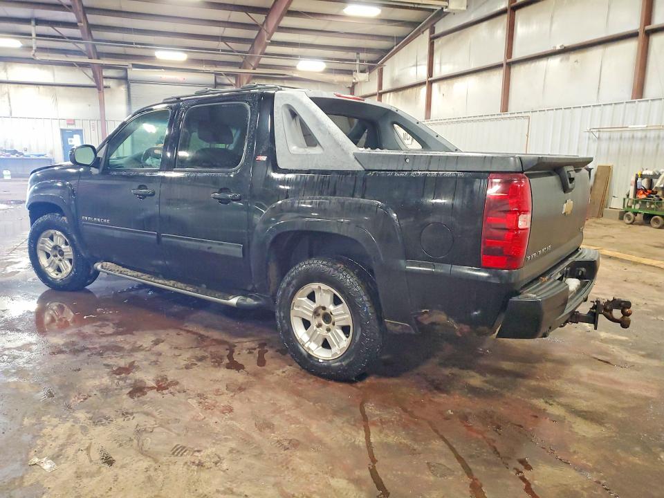 Photo 2 from auction – 2011 CHEVROLET AVALANCHE with VIN 3GNTKFE36BG100882