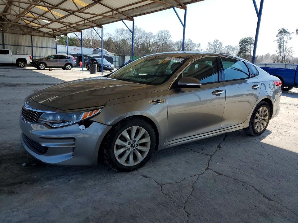 KIA OPTIMA 2017 with VIN 5XXGU4L32HG160715 - Photo from auction
