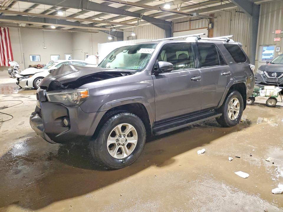 TOYOTA 4RUNNER 2018 with VIN JTEBU5JR1J5595237 - Photo from auction