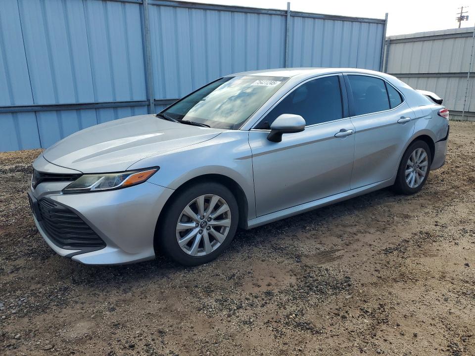 TOYOTA CAMRY 2018 with VIN 4T1B11HK3JU032853 - Photo from auction