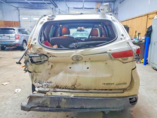 Photo 6 from auction – 2016 TOYOTA HIGHLANDER with VIN 5TDYKRFH8GS149732