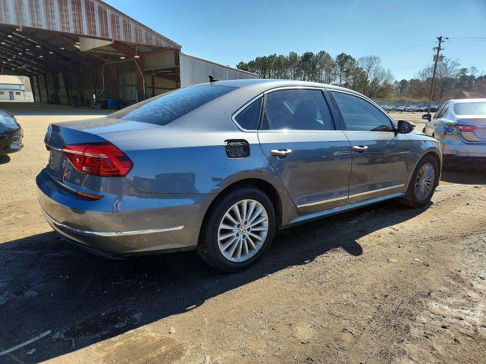Photo 3 from auction – 2016 VOLKSWAGEN PASSAT with VIN 1VWBS7A37GC062926