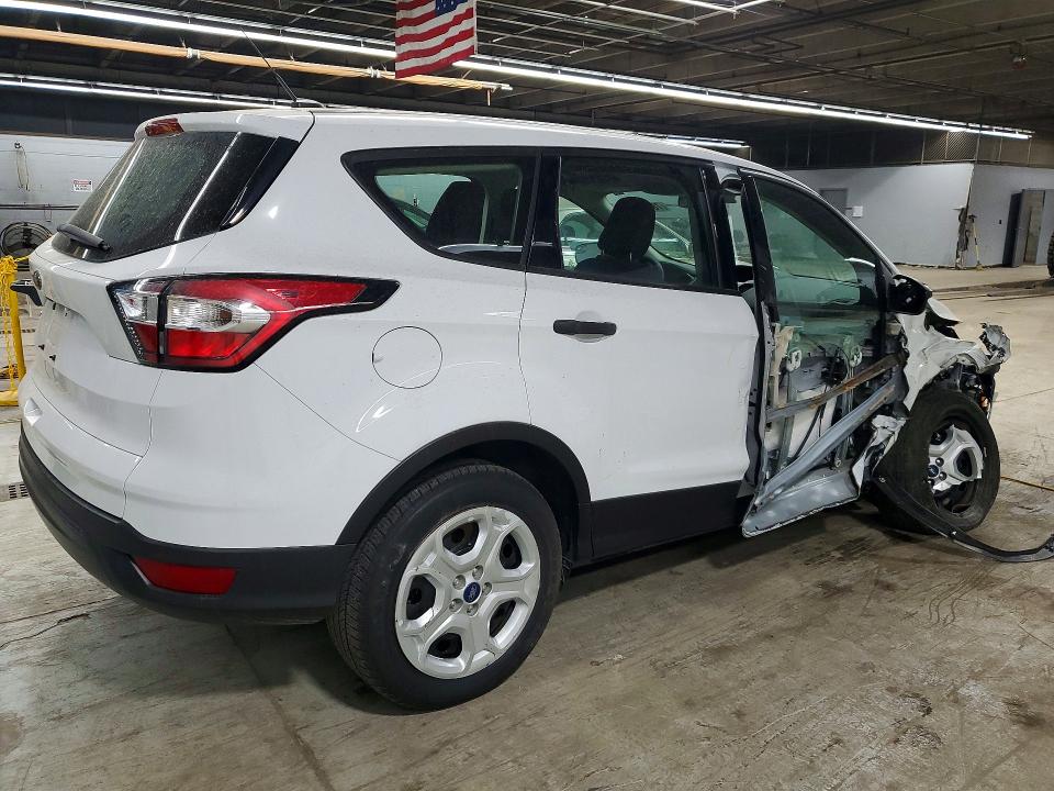 Photo 3 from auction – 2018 FORD ESCAPE with VIN 1FMCU0F71JUD51852