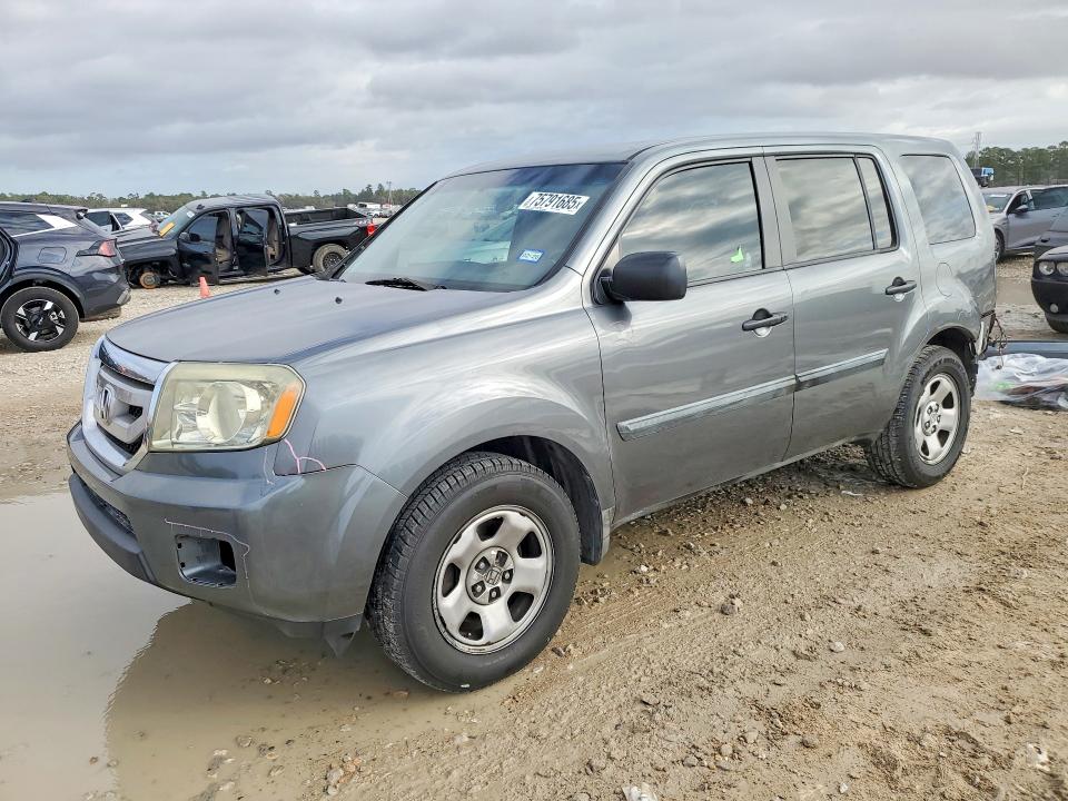 HONDA PILOT 2011 with VIN 5FNYF3H20BB020763 - Photo from auction