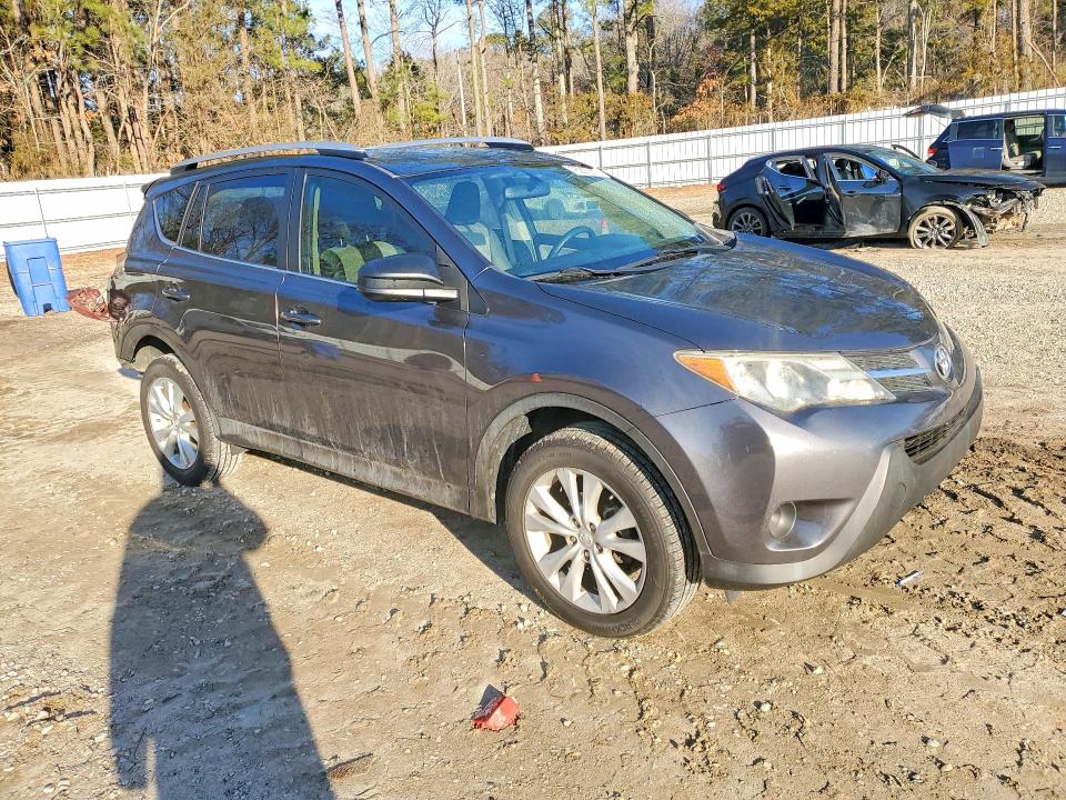 Zdjęcie 4 z aukcji – 2014 TOYOTA RAV4 z VIN JTMZFREV0EJ014884