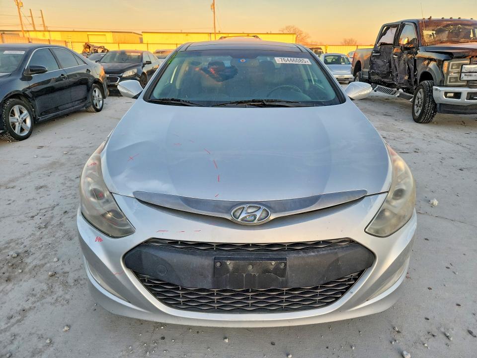 Photo 5 from auction – 2011 HYUNDAI SONATA HYB with VIN KMHEC4A40BA018075
