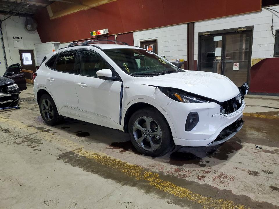 Photo 4 from auction – 2023 FORD ESCAPE with VIN 1FMCU9NZ5PUA50694