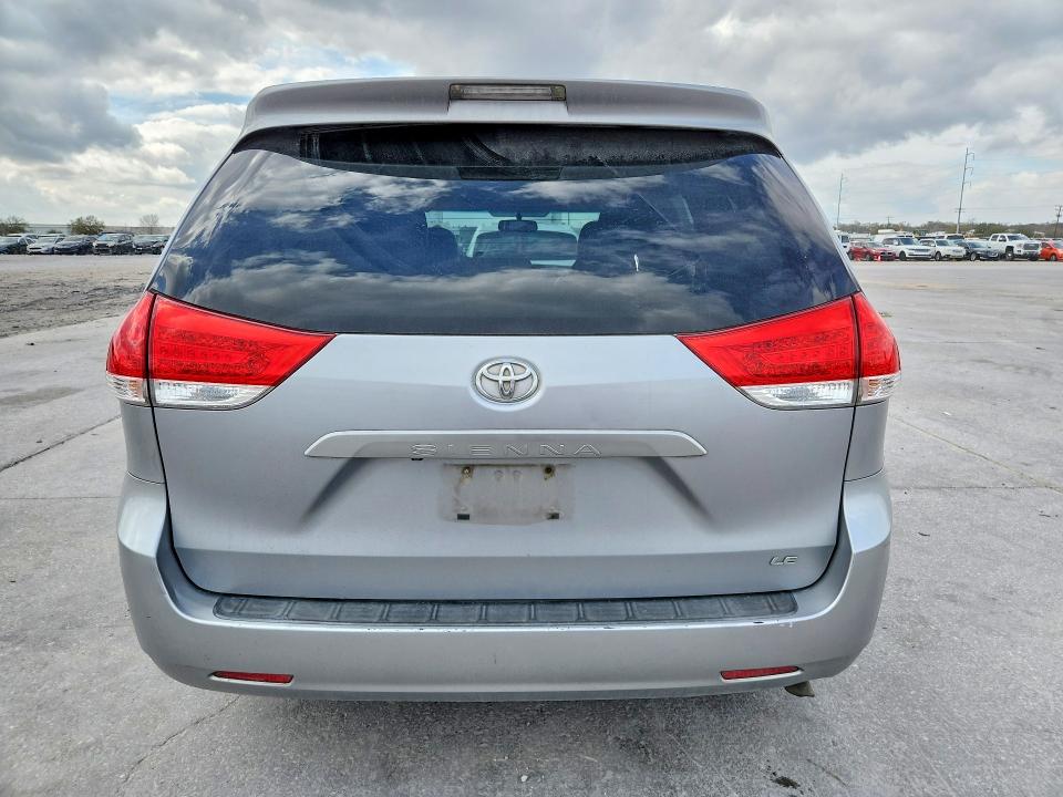 Photo 6 from auction – 2012 TOYOTA SIENNA with VIN 5TDKK3DC0CS272252
