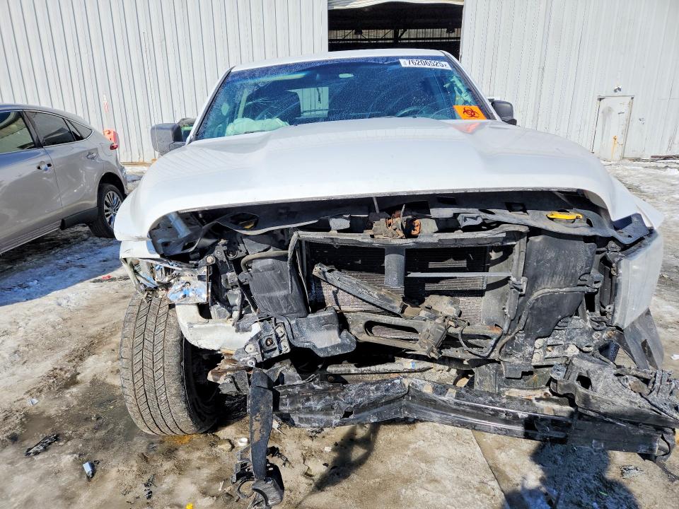 Photo 5 from auction – 2016 RAM 1500 with VIN 1C6RR7FT5GS387903
