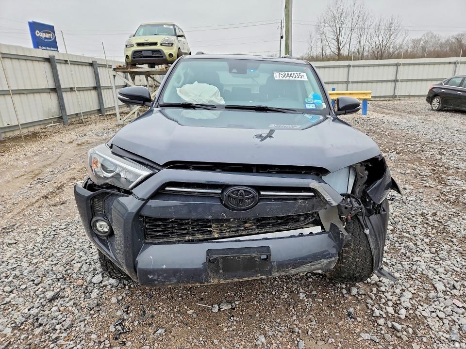 Photo 5 from auction – 2024 TOYOTA 4RUNNER with VIN JTENU5JRXR6297871