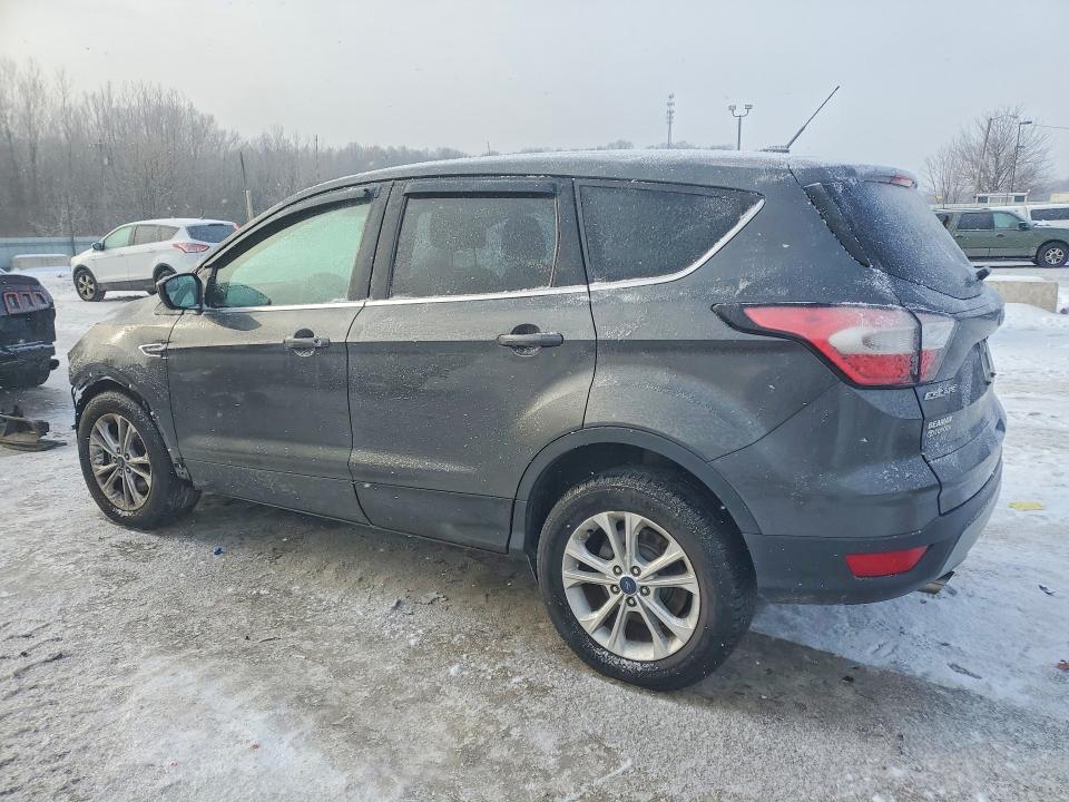 Photo 2 from auction – 2017 FORD ESCAPE SE with VIN 1FMCU9GD9HUD20089