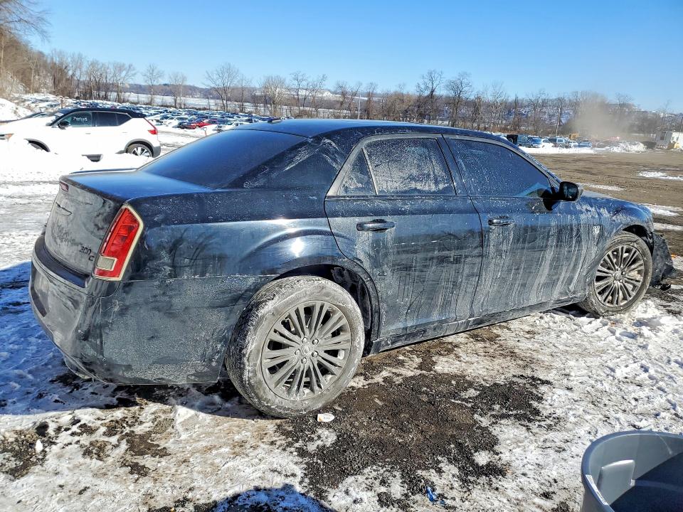 Photo 3 from auction – 2014 CHRYSLER 300C with VIN 2C3CCAJG5EH237967
