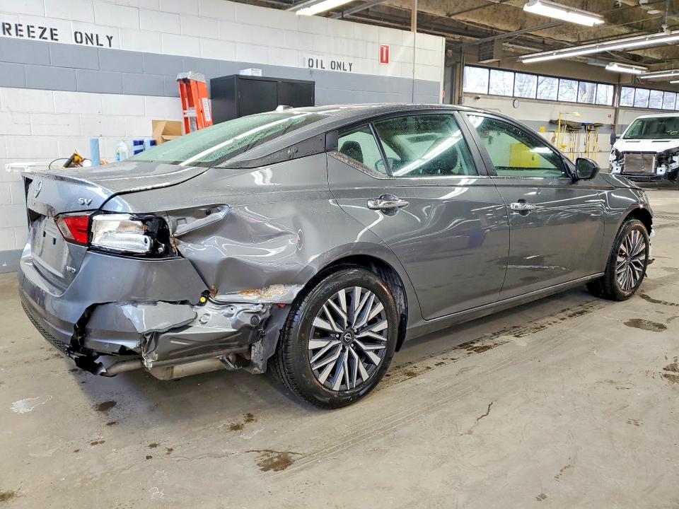 Photo 3 from auction – 2024 NISSAN ALTIMA SV with VIN 1N4BL4DW0RN411796
