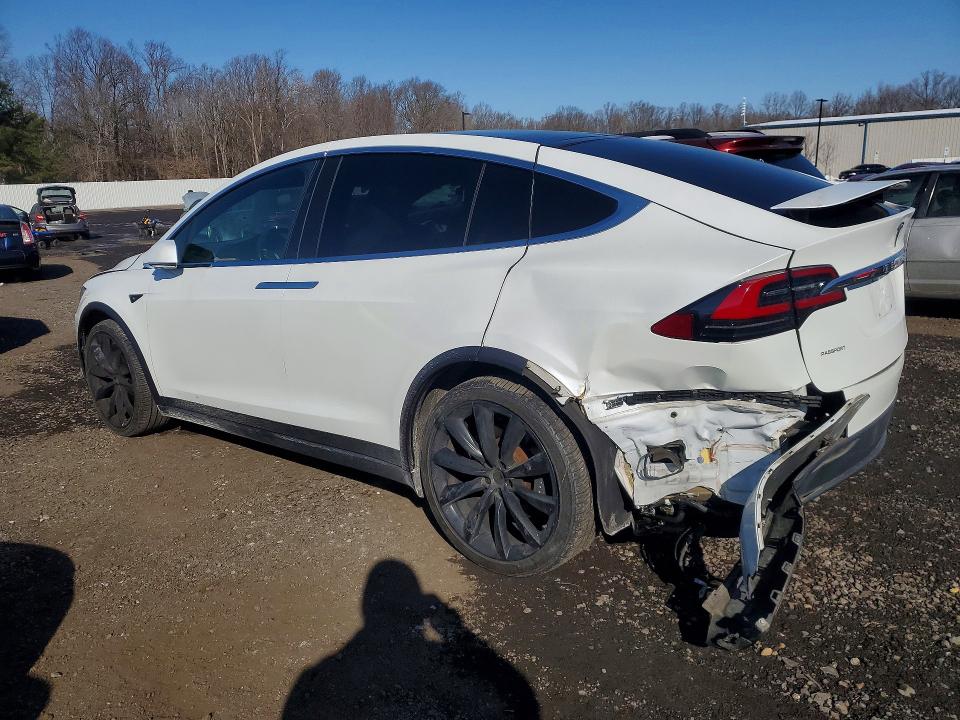 Photo 2 from auction – 2020 TESLA MODEL X with VIN 5YJXCBE21LF232754