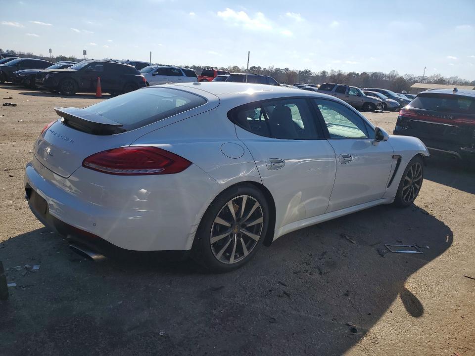 Photo 3 from auction – 2016 PORSCHE PANAMERA with VIN WP0AA2A71GL003328