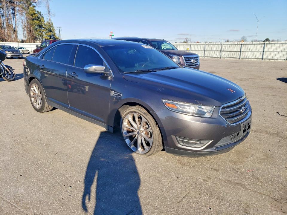 Photo 4 from auction – 2015 FORD TAURUS with VIN 1FAHP2F82FG193684