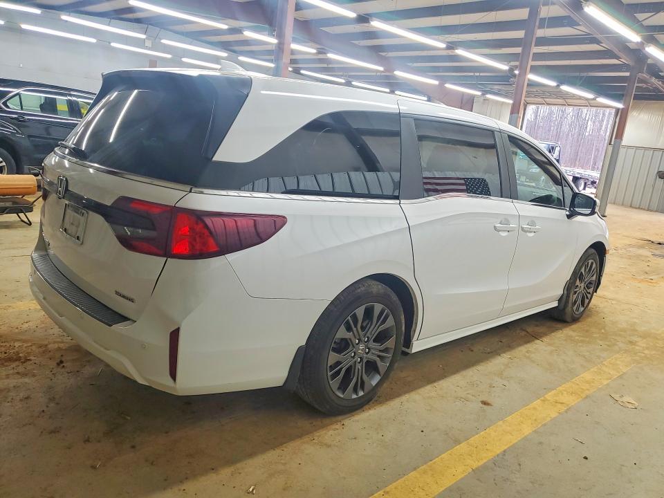 Photo 3 from auction – 2025 HONDA ODYSSEY with VIN 5FNRL6H84SB007047