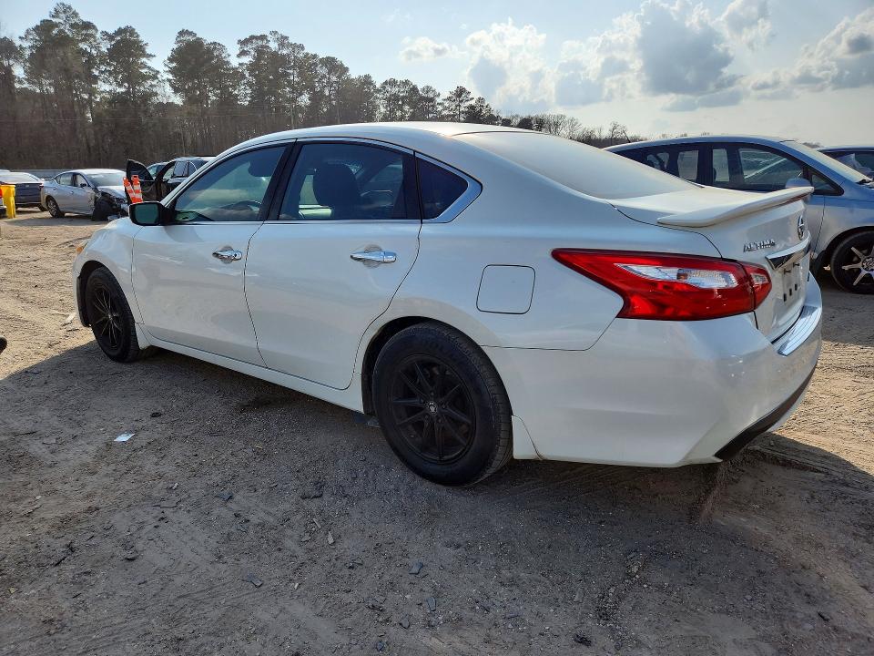 Photo 2 from auction – 2017 NISSAN ALTIMA with VIN 1N4AL3AP4HC126838