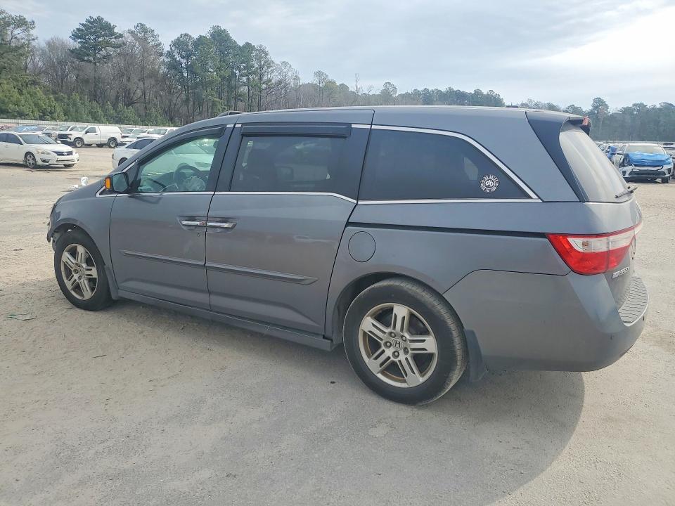 Photo 2 from auction – 2011 HONDA ODYSSEY with VIN 5FNRL5H94BB093835