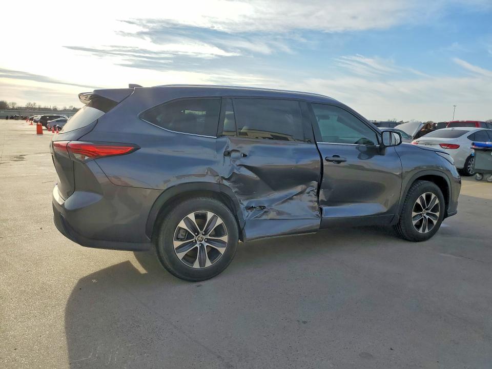 Photo 3 from auction – 2020 TOYOTA HIGHLANDER with VIN 5TDGZRAH1LS017226