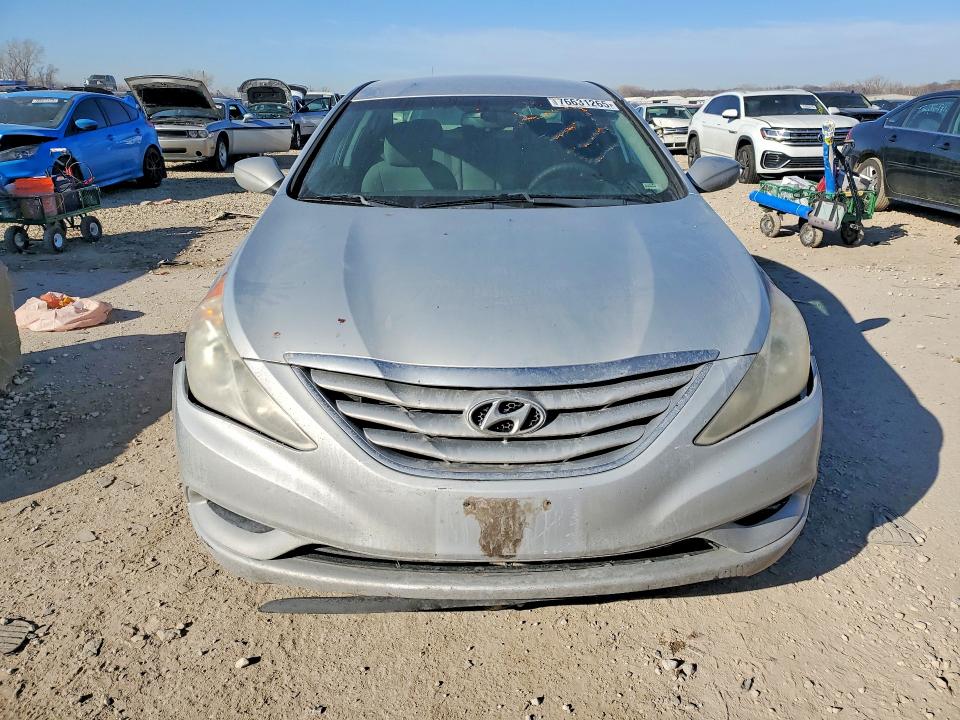 Photo 5 from auction – 2012 HYUNDAI SONATA with VIN 5NPEB4AC5CH480012