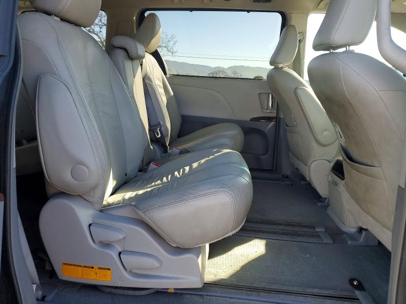Photo 11 from auction – 2012 TOYOTA SIENNA XLE with VIN 5TDYK3DC0CS233414