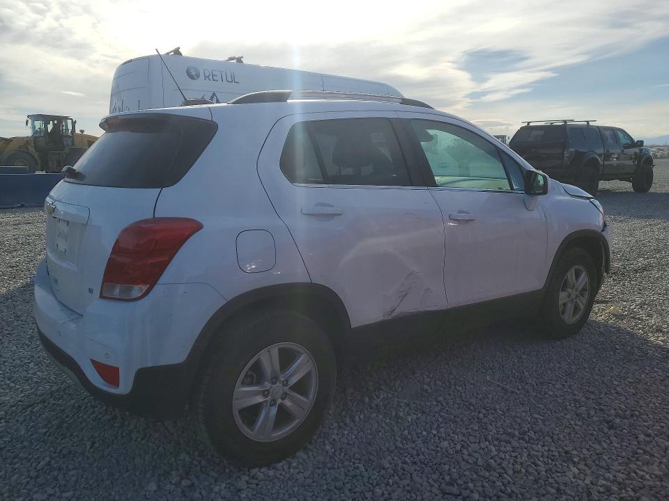 Photo 3 from auction – 2017 CHEVROLET TRAX with VIN 3GNCJPSB7HL268079