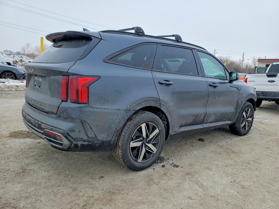 Photo 3 from auction – 2022 KIA SORENTO with VIN 5XYRL4LC1NG130334