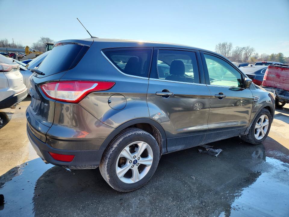 Photo 3 from auction – 2015 FORD ESCAPE SE with VIN 1FMCU0G79FUA08096