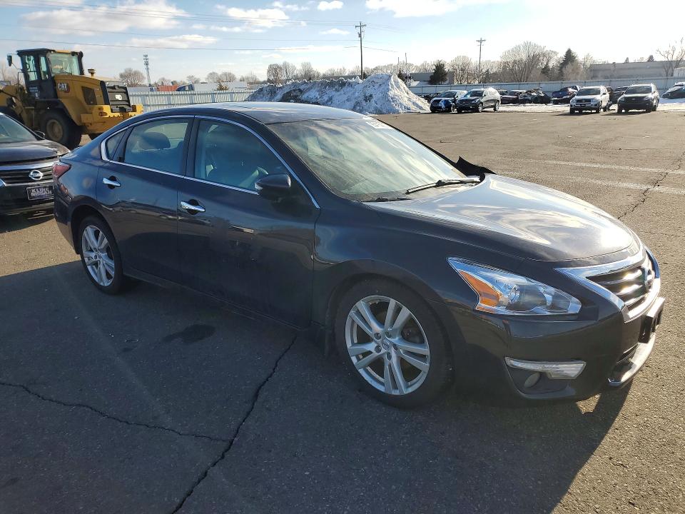 Photo 4 from auction – 2014 NISSAN ALTIMA 3.5 with VIN 1N4BL3AP3EN212615