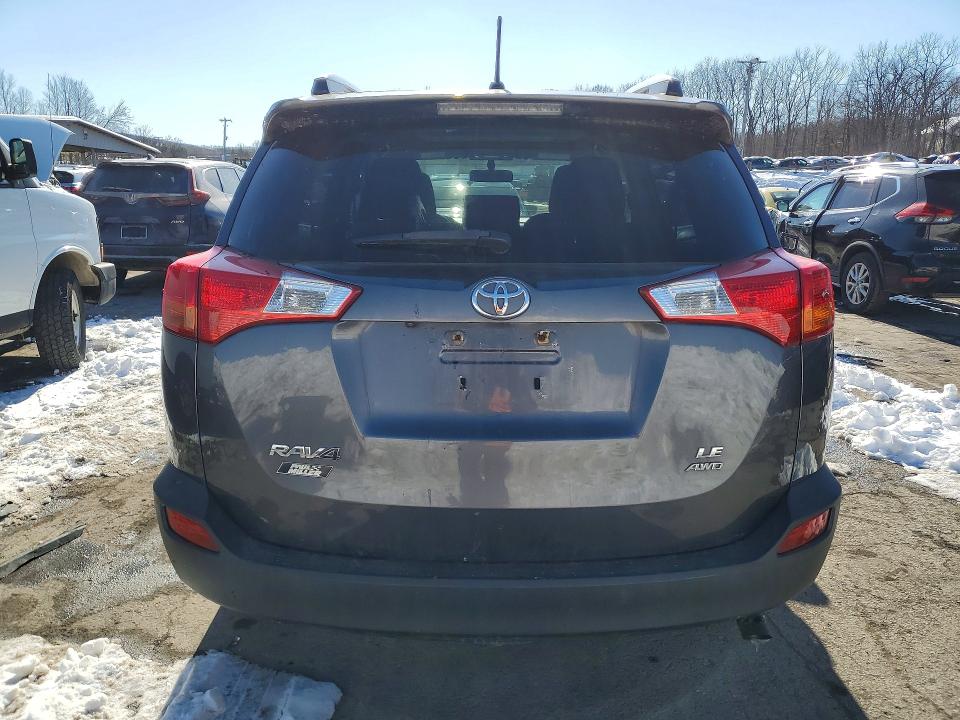 Photo 6 from auction – 2015 TOYOTA RAV4 LE with VIN JTMBFREV0FD148148