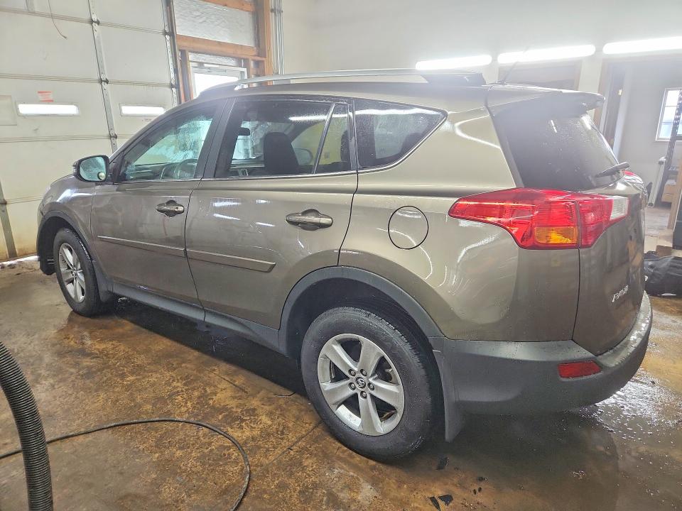 Photo 2 from auction – 2015 TOYOTA RAV4 with VIN 2T3RFREV3FW245314