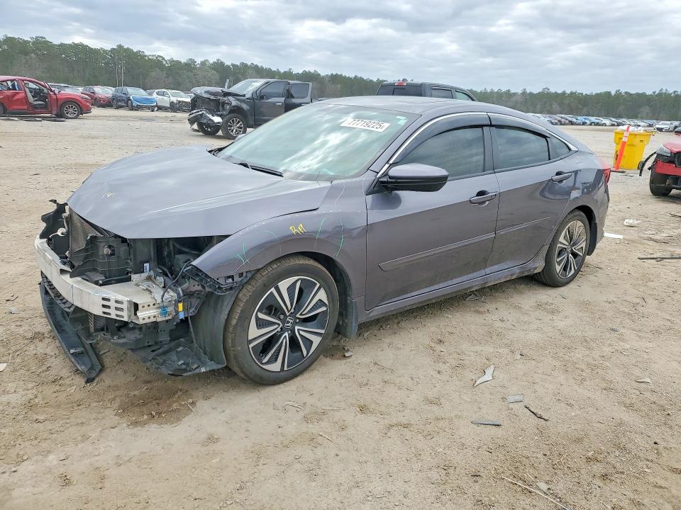 HONDA CIVIC 2017 with VIN 19XFC1F79HE017636 - Photo from auction