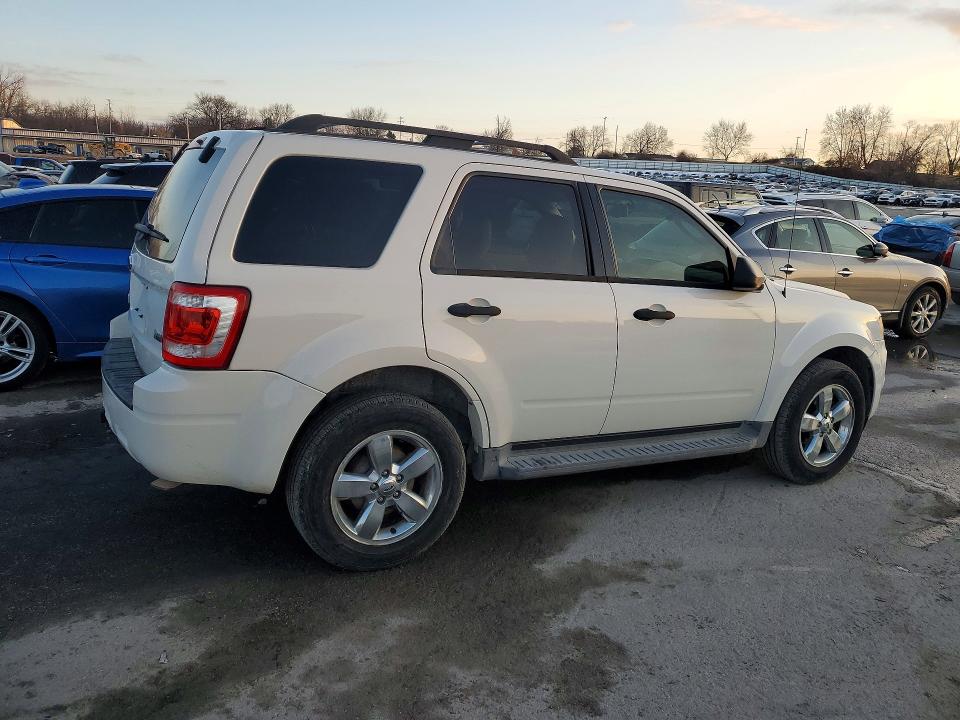Photo 3 from auction – 2010 FORD ESCAPE XLT with VIN 1FMCU9DG6AKD45810